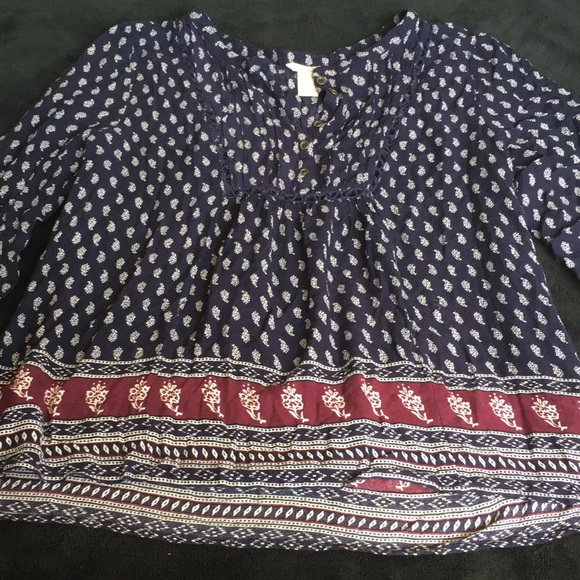 Forever21 Dark Navy, White, and Burgundy Purple Blouse - Picture 2 of 13